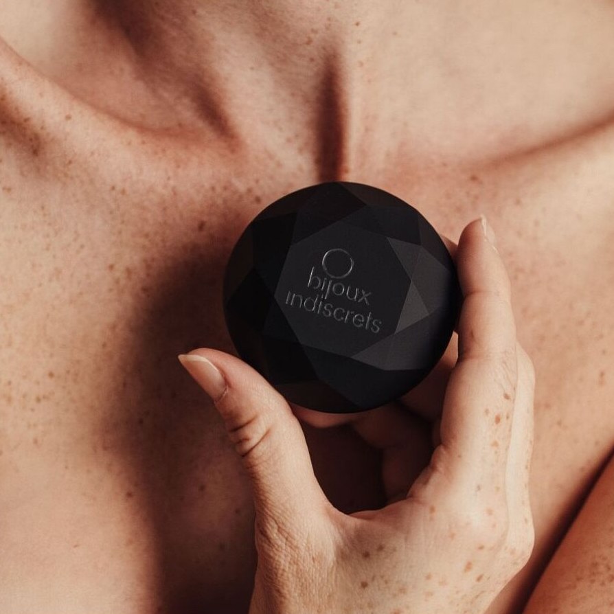 Вібратор для клітора Bijoux Indiscrets Diamond у формі алмазу, чорний, 6,5 см