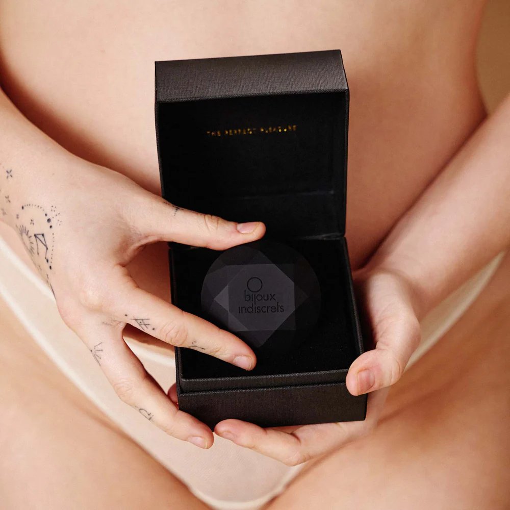 Вібратор для клітора Bijoux Indiscrets Diamond у формі алмазу, чорний, 6,5 см