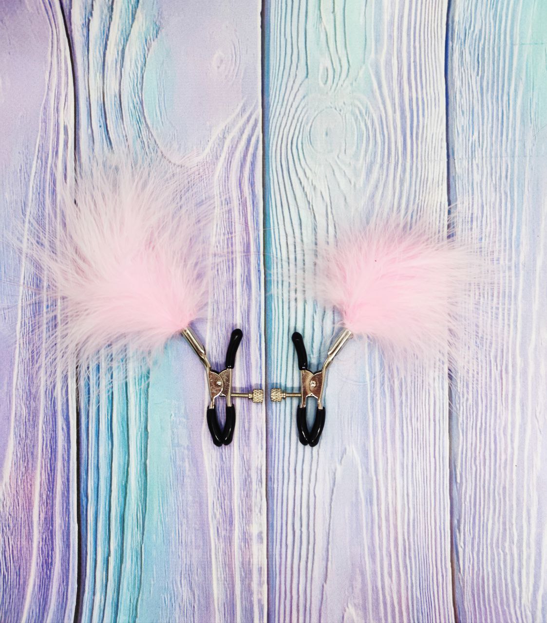 Затискачі на соски DS Fetish Nipple clamps metal feather pink