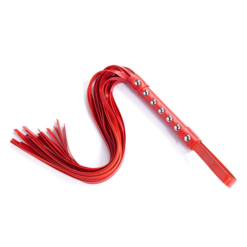 Червоний флогер з шипами DS Fetish Studded flogger red