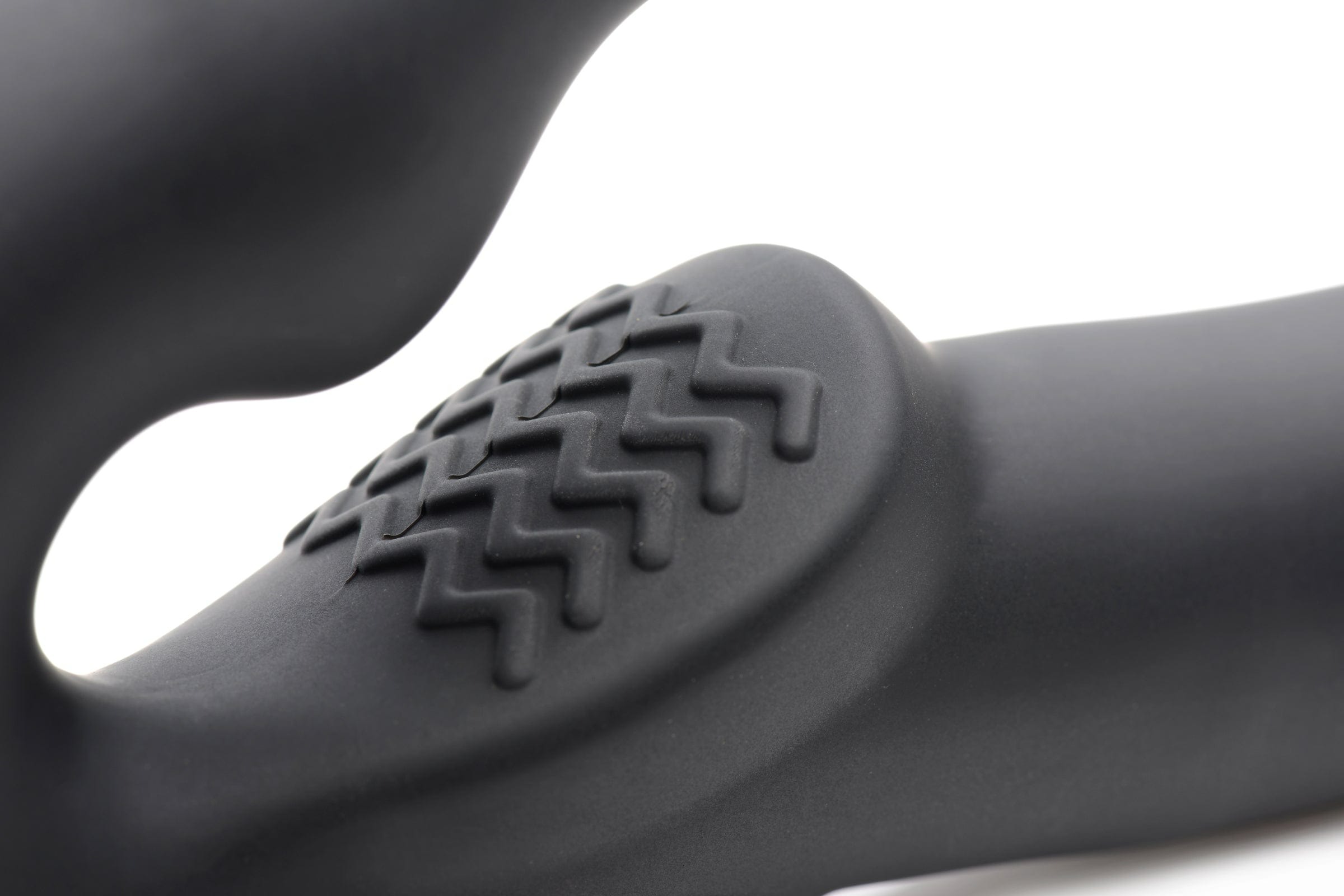 Страпон двойной Evoke Vibrating Strapless Strap-On - Черный