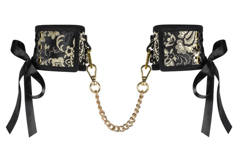 Кружевные наручники с цепочкой Obsessive Shelle cuffs
