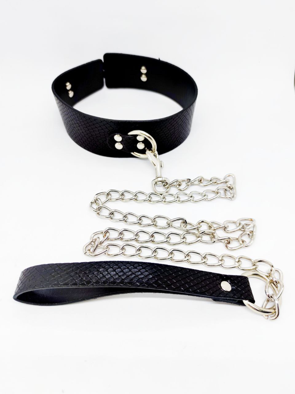Ошейник с поводком DS Fetish snake skin под кожу змеи черный