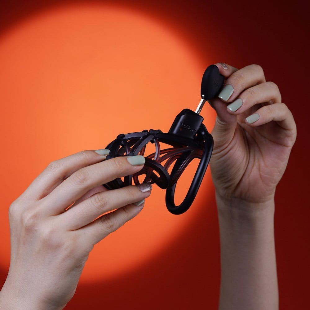 Ключик для пояса вірності UPKO Caged Beast Male Chastity Device Kit у вигляді серця, чорний