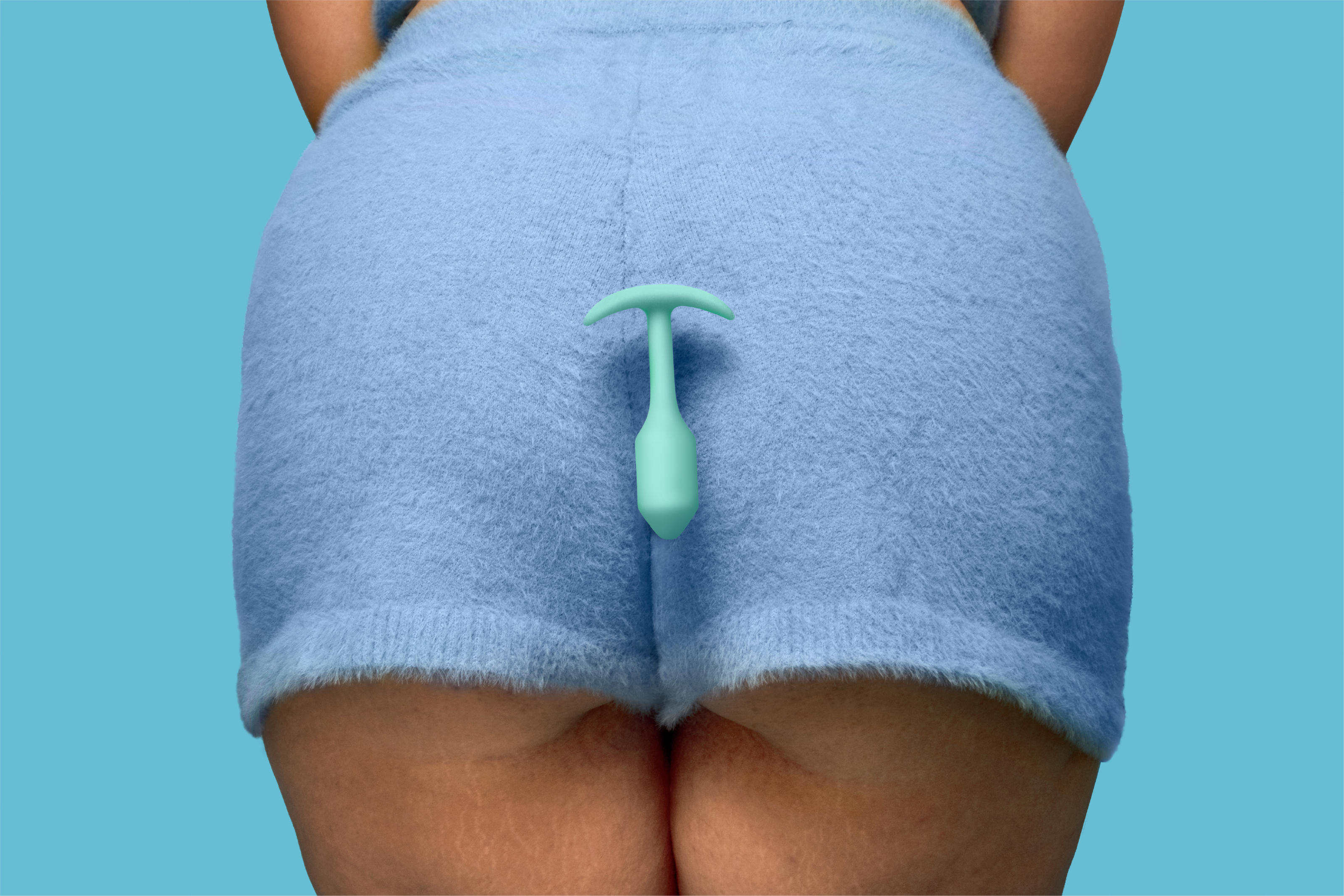 Бесшовная силиконовая анальная пробка с утяжелением B-Vibe - Snug Plug 1 зеленая
