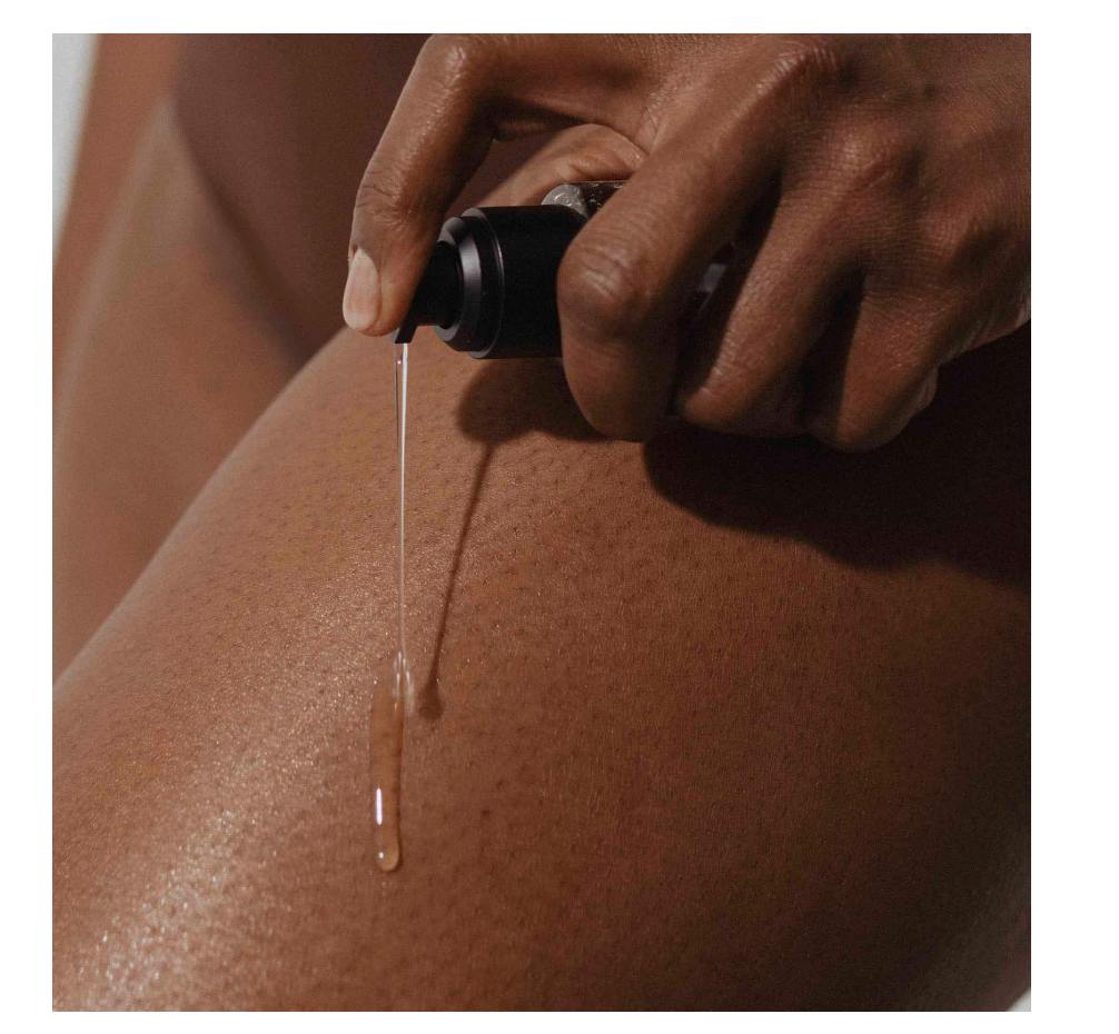 Розігріваюча їстівна масажна олія Bijoux Indiscrets WARMING MASSAGE OIL Slow Sex