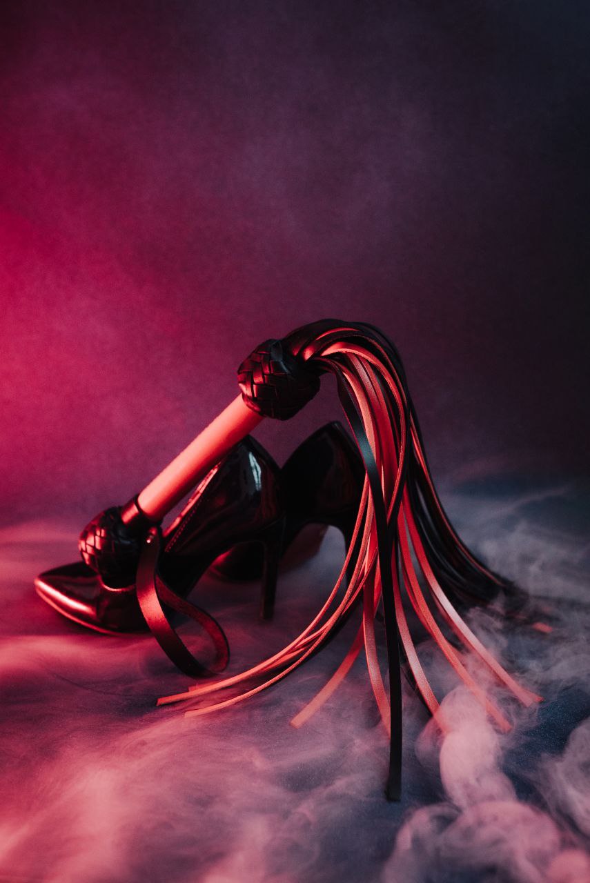 Флоггер модель Flog3-35хвостов RED/Black (Кожа) N