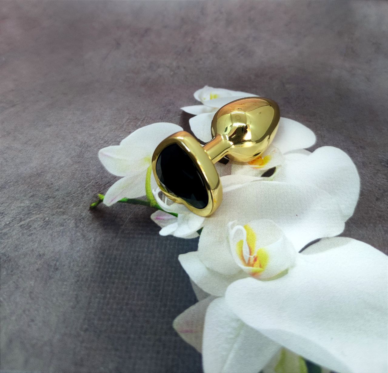 Анальна пробка з каменем у формі серця Black Jewellery