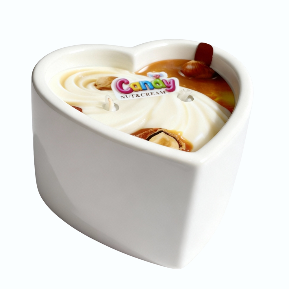 Масажна свічка з ароматом горіхового крему Candy Nut Cream у формі серця, 70 мл