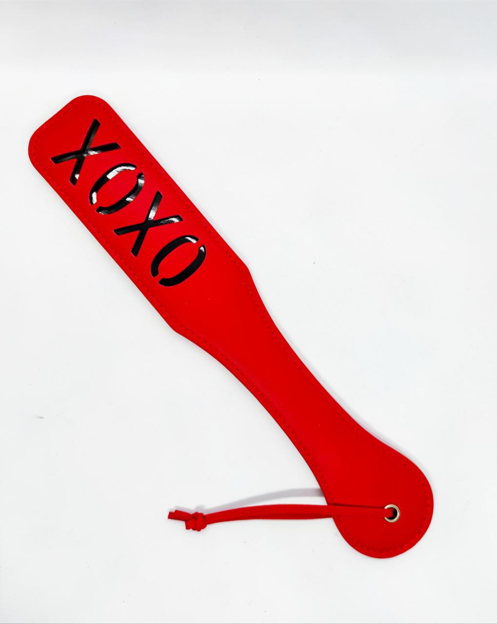 Шлепалка DS Fetish XOXO Paddle round angle red