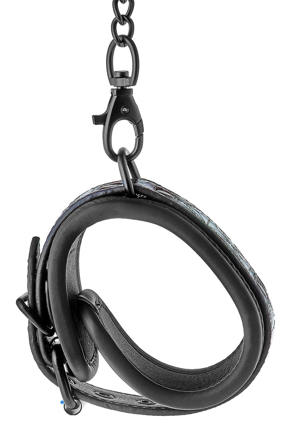 Поножі з фіолетовим тисненням Dream toys BLAZE Luxury Fetish на ланцюжку чорного кольору