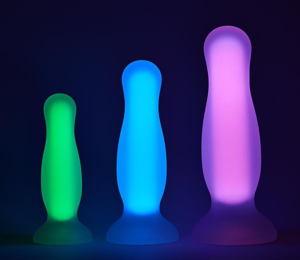 Фалоімітатор люмінесцентний Dream toys LIGHTSABER на присосці