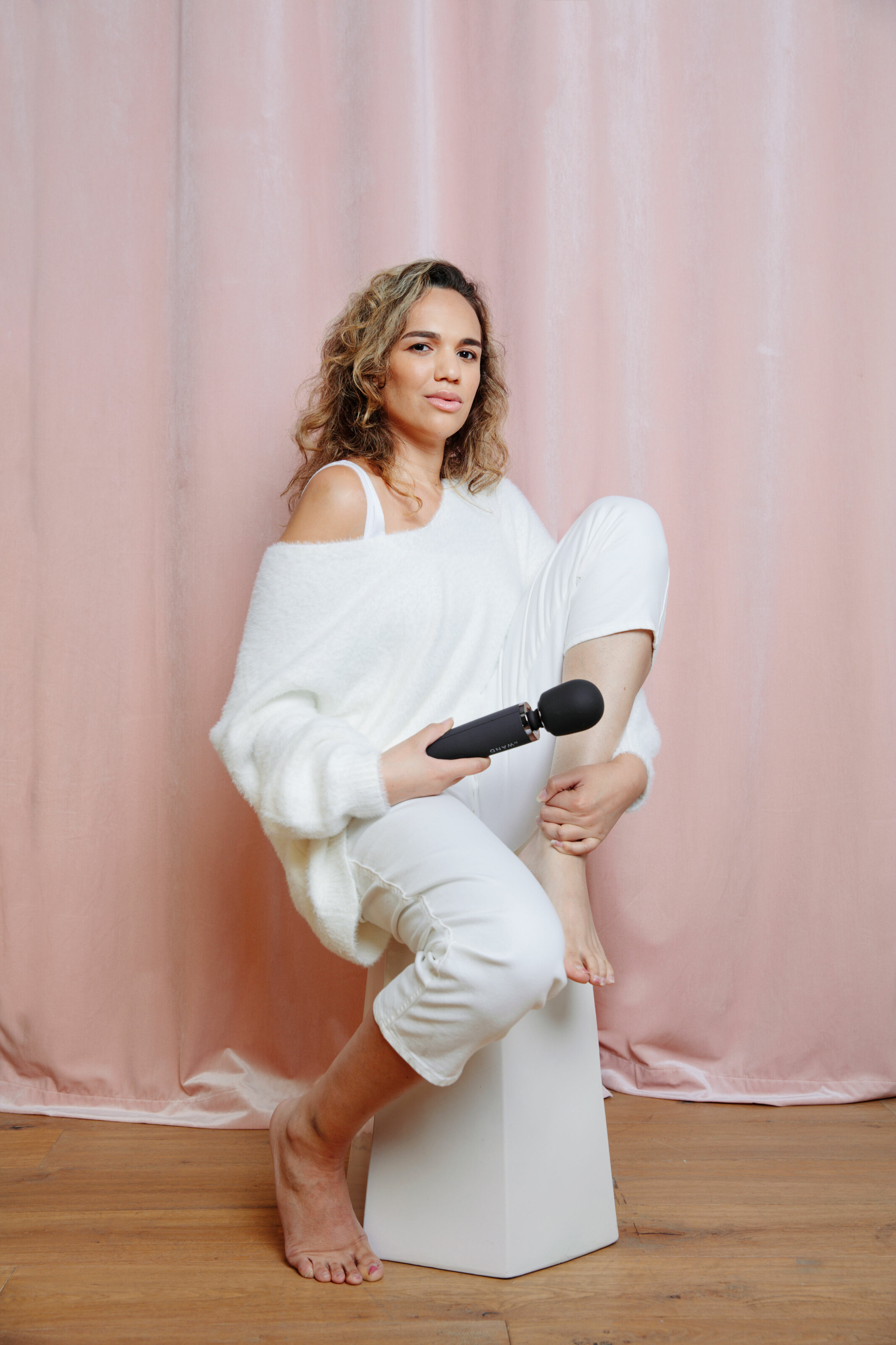 Вібратор мікрофон Le Wand RECHARGEABLE MASSAGER, матовий чорний