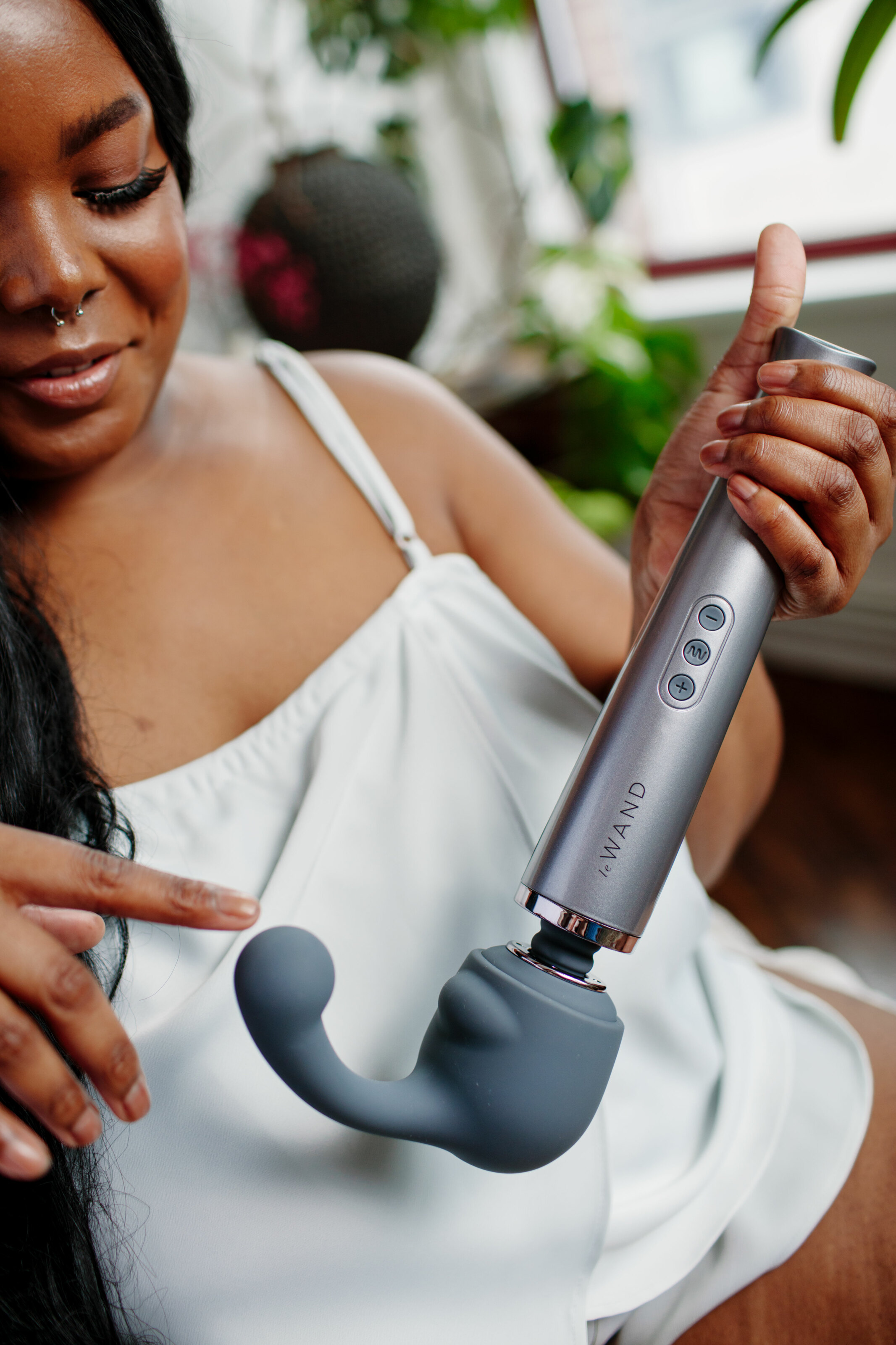 Вібратор мікрофон Le Wand RECHARGEABLE MASSAGER, сірий