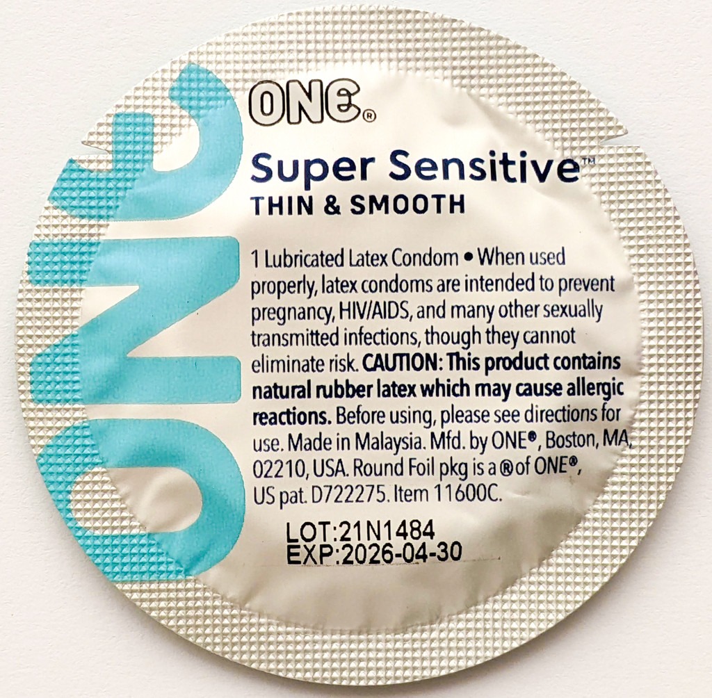 Набір гладких ультратонких латексних презервативів ONE Super Sensitive (ціна за упаковку, 100 шт.)