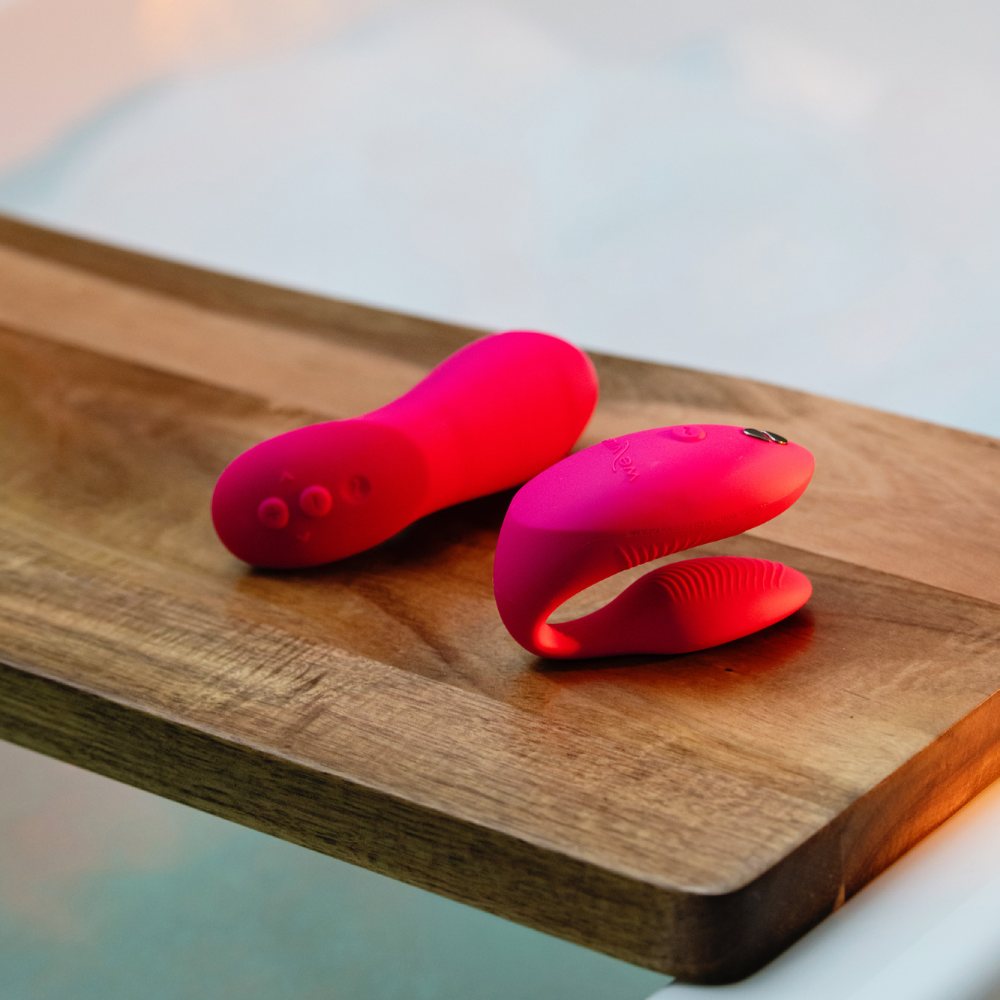 Вібратор для пар We-Vibe Chorus Pro Electric Pink з пультом і додатком, рожевий