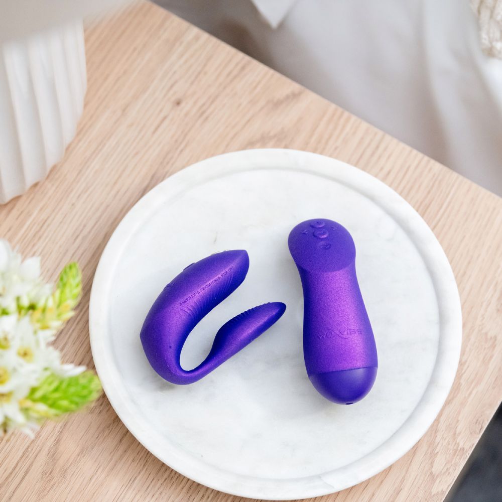 Вібратор для пар We-Vibe Chorus Pro Cosmic Purple з пультом і додатком, фіолетовий