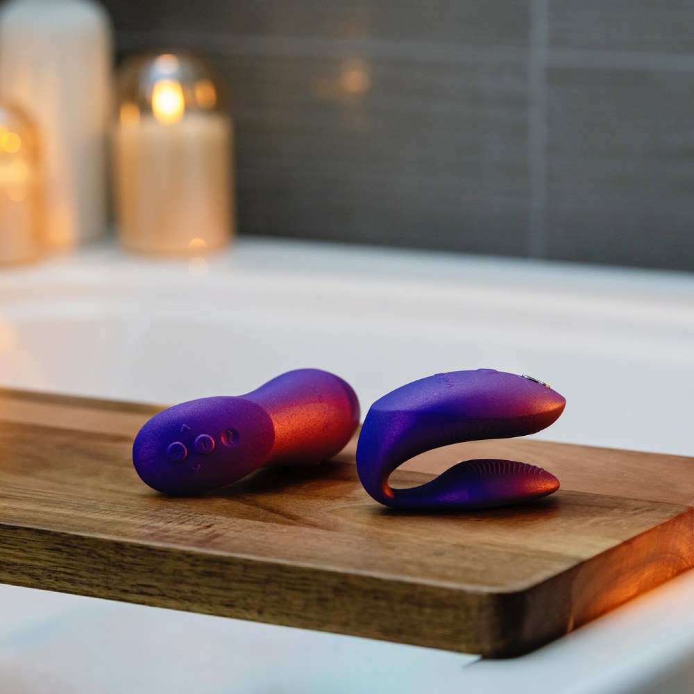 Вібратор для пар We-Vibe Chorus Pro Cosmic Purple з пультом і додатком, фіолетовий