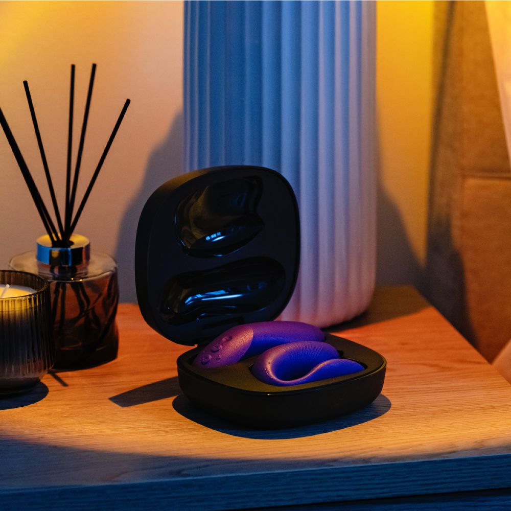 Вібратор для пар We-Vibe Chorus Pro Cosmic Purple з пультом і додатком, фіолетовий