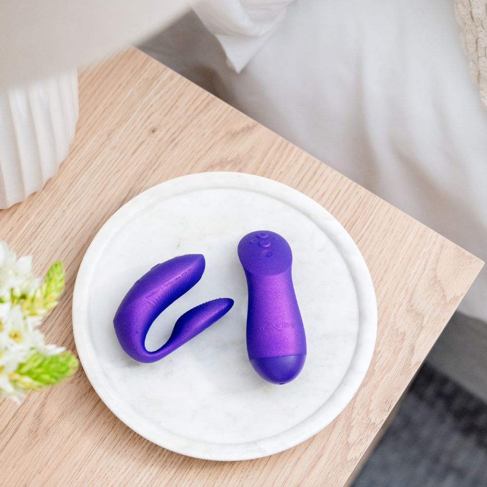 Вібратор для пар We-Vibe Chorus Pro Cosmic Purple з пультом і додатком, фіолетовий