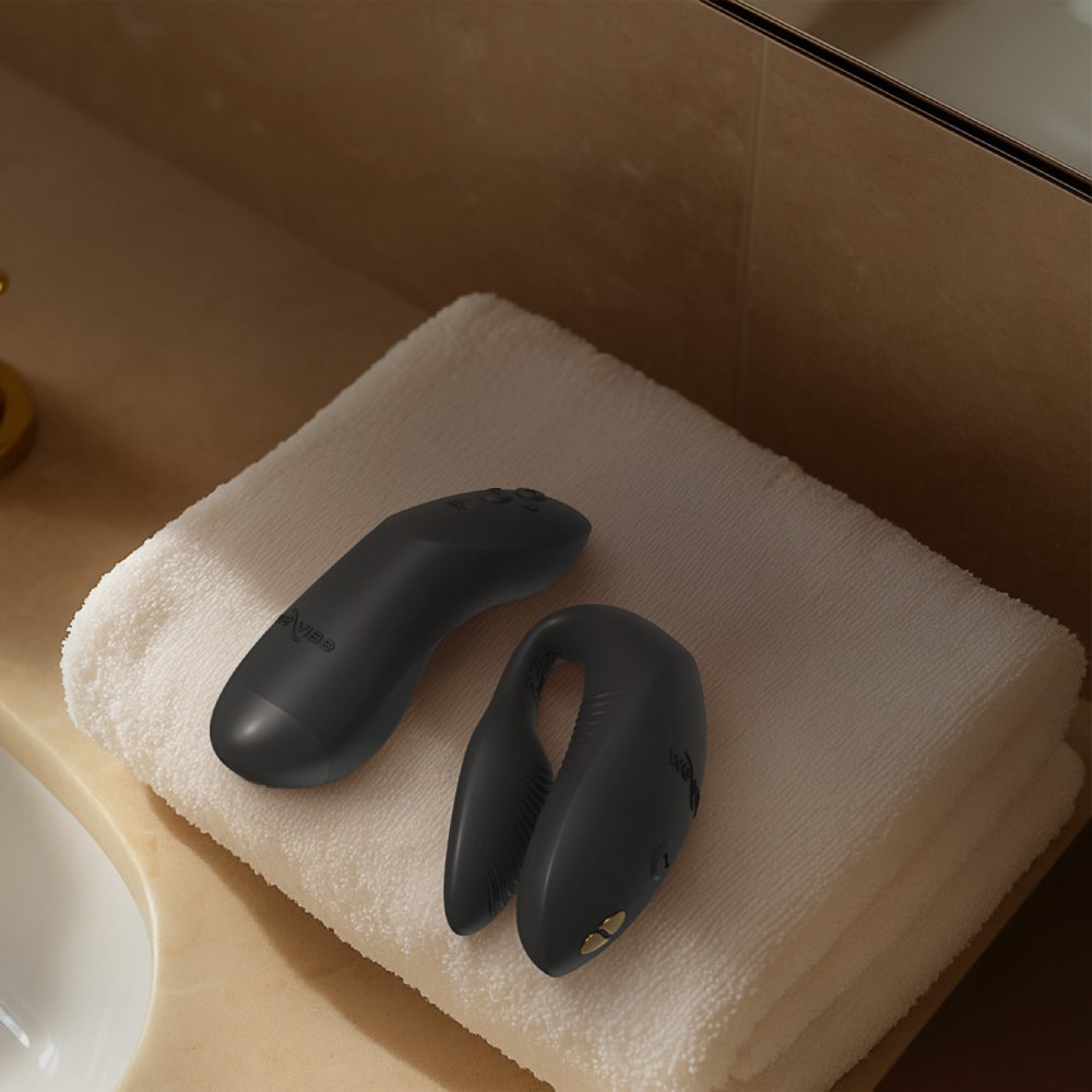 Вібратор для пар We-Vibe Chorus Pro Satin Black з пультом і додатком, чорний