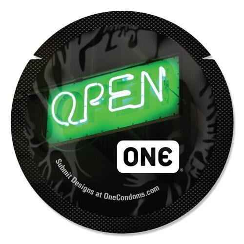Презерватив ONE Glowing Pleasures, 1 шт, світиться в темряві, зі змазкою