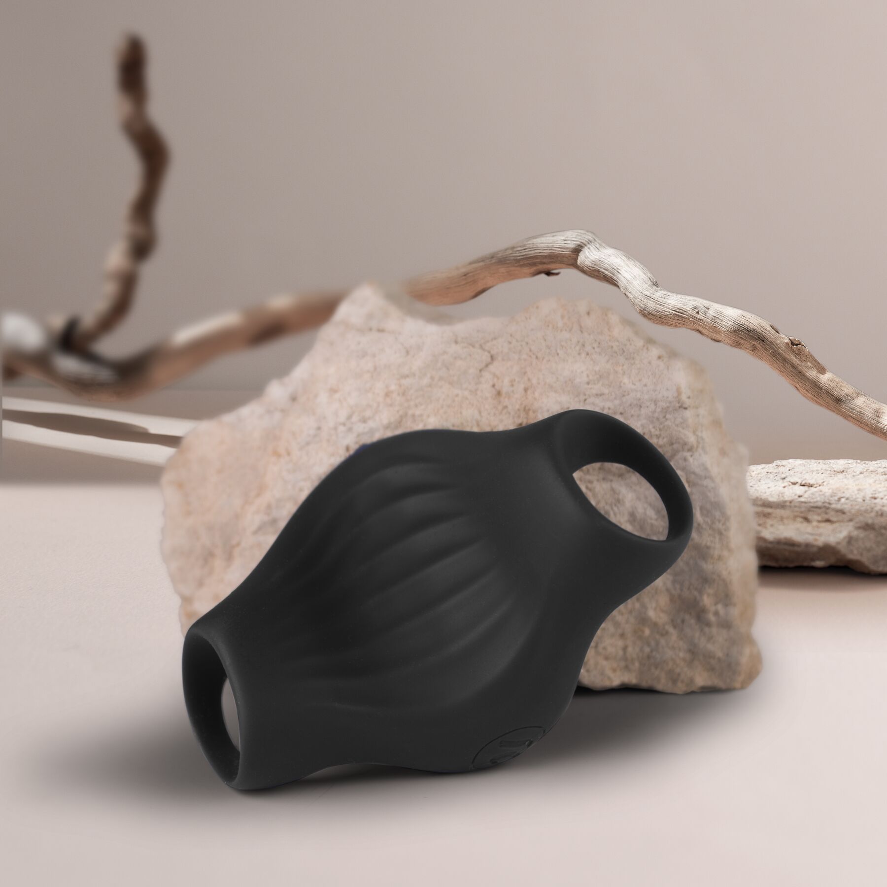Мастурбатор Rocks Off Palm Black, петлі для пальців, 10 режимів
