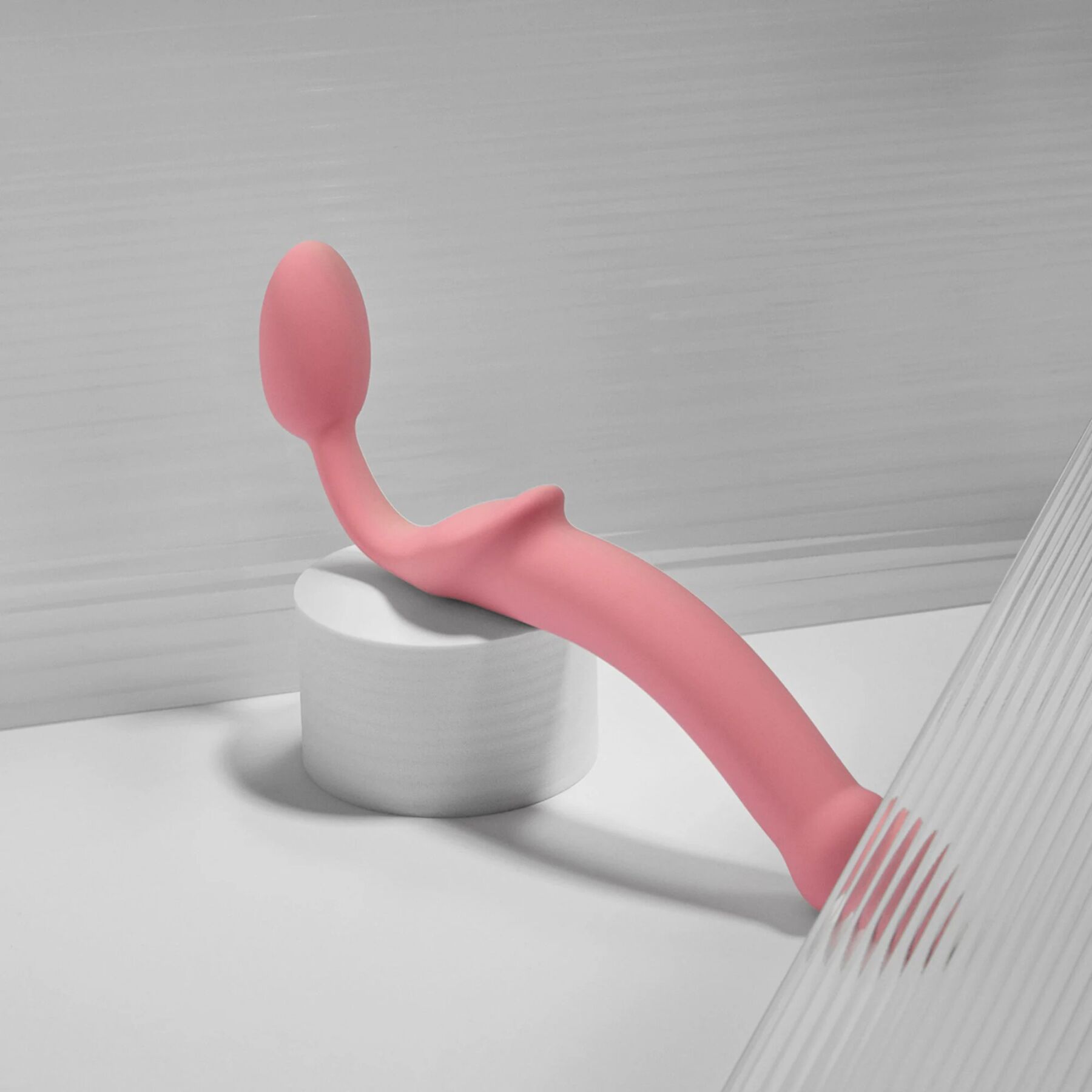 Безремневой страпон Strap-On-Me Rose XL, полностью регулируемый, диаметр 4,5см