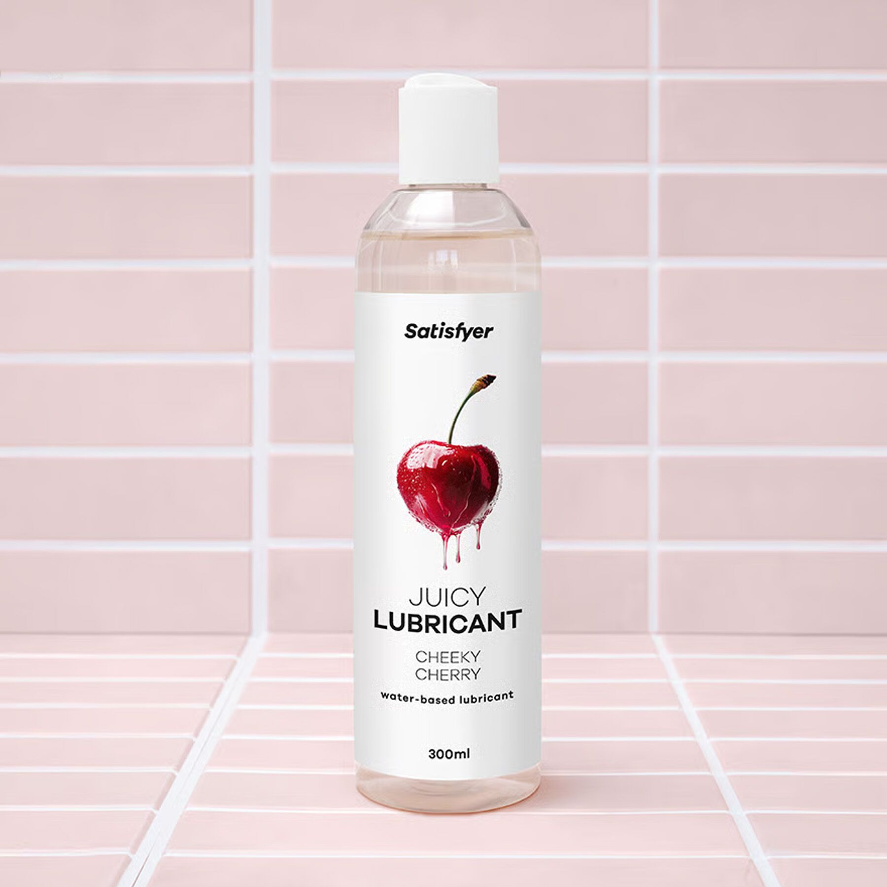Лубрикант на водной основе Satisfyer Juicy Lubricant Cheeky Cherry water based 300 мл