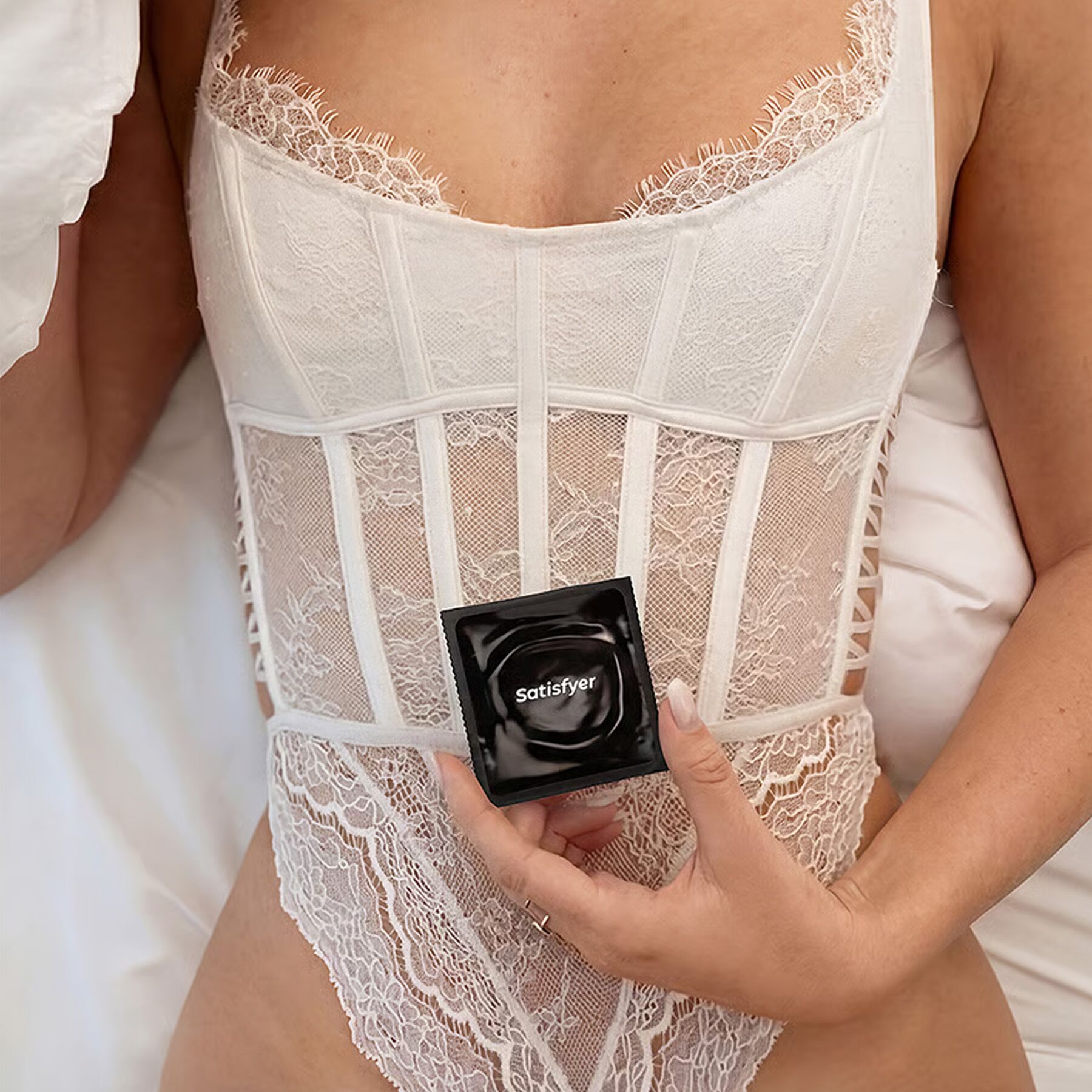Набор презервативов Satisfyer Premium Condoms M (53 мм) 100 шт
