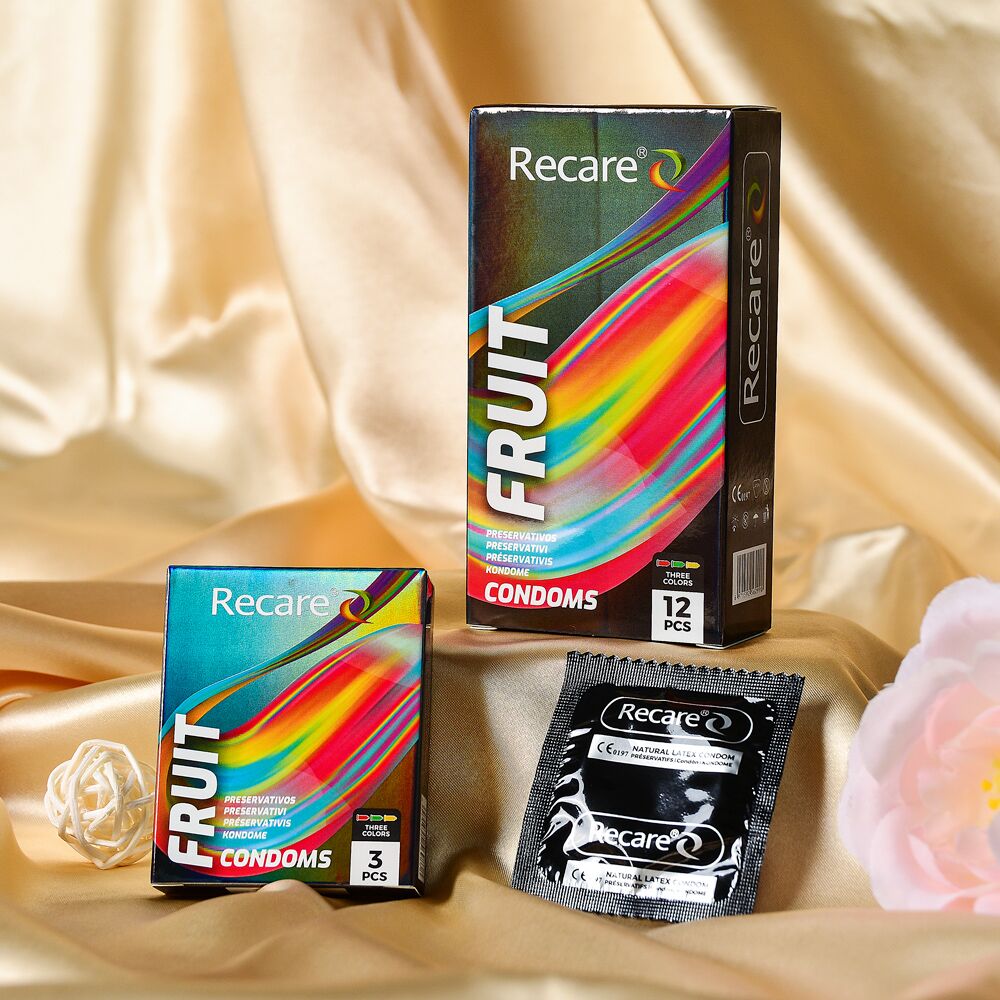 Презервативи Holographic Recare Fruit Flavour Condoms 12 шт, аромати: м'ята, банан, полуниця