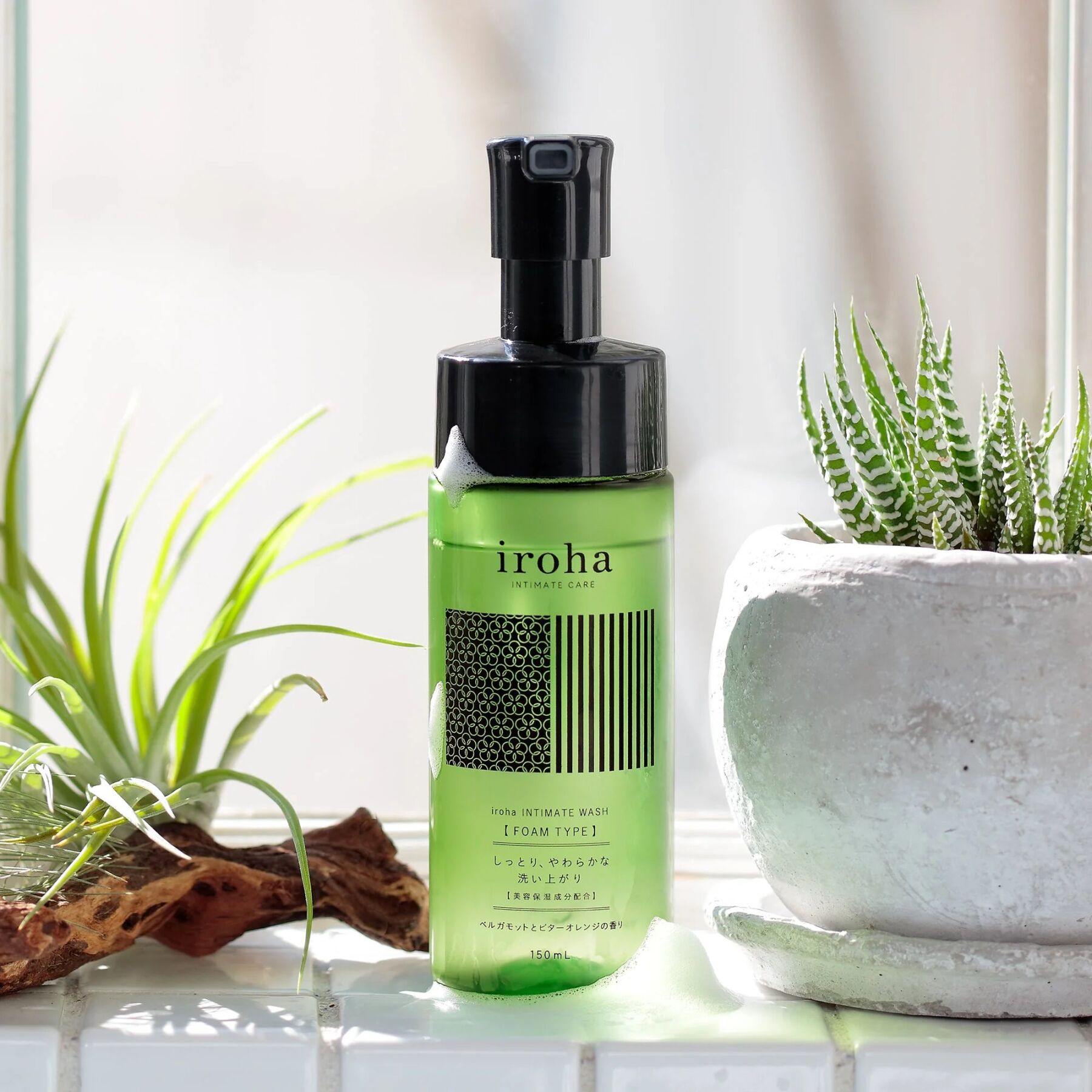 Пена для интимного ухода Iroha Intimate Wash Foam Type Bergamot and Bitter Orange 150 мл
