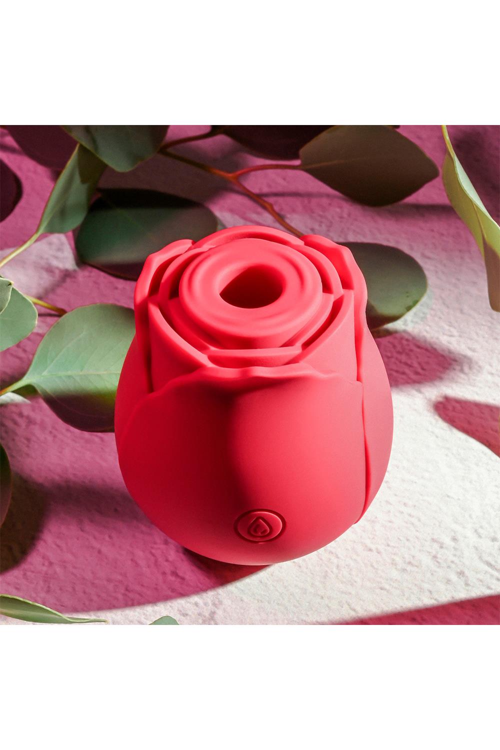 ВВакуумний кліторальний стимулятор Adam & Eve Eve's Ravishing Rose Clit Pleaser, червоний