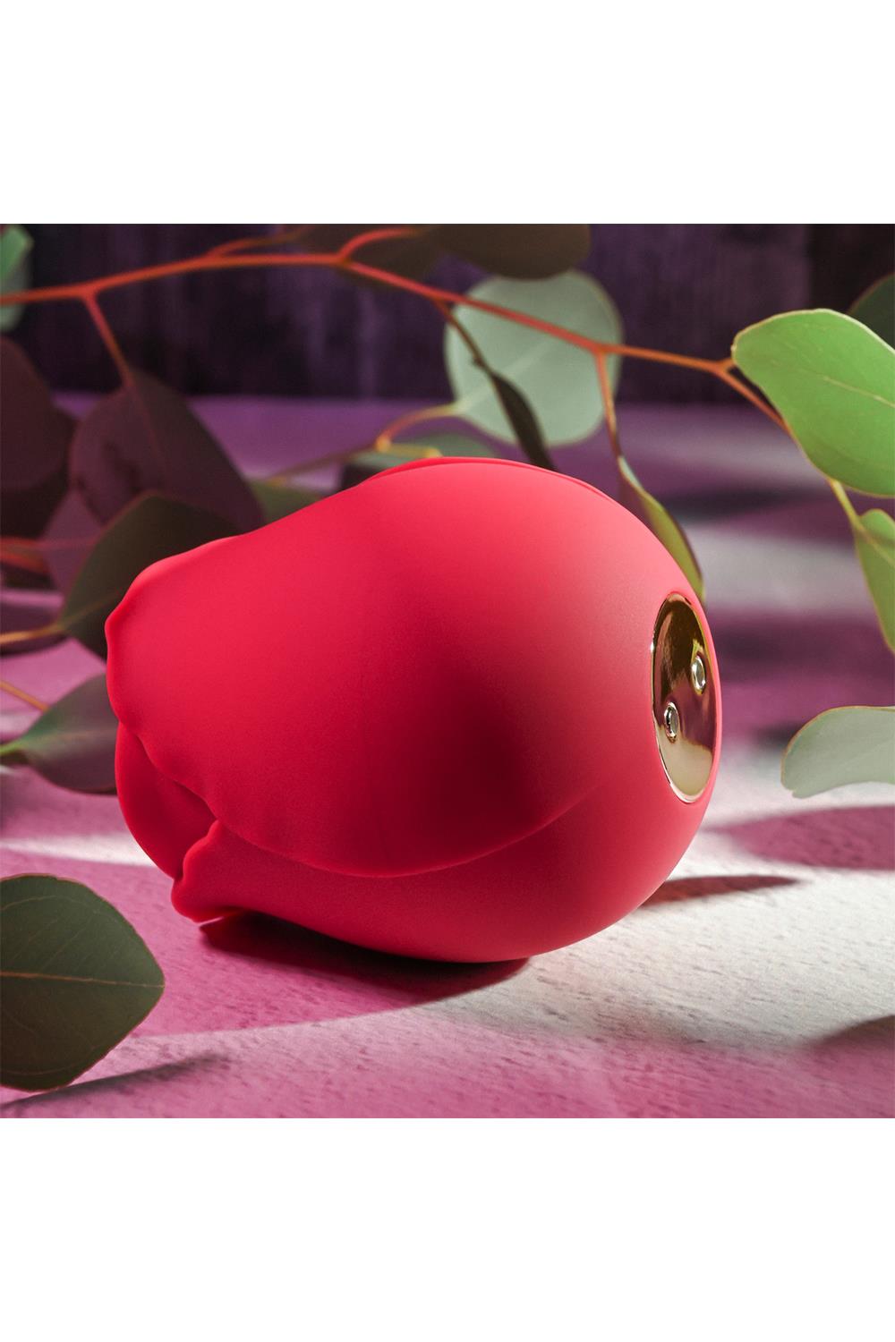 ВВакуумний кліторальний стимулятор Adam & Eve Eve's Ravishing Rose Clit Pleaser, червоний