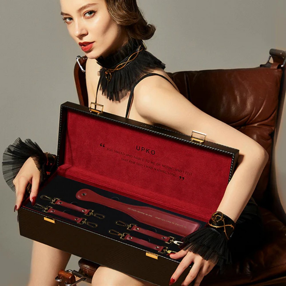 Набір BDSM Валіза Бажаний червоний шкіряний Kinky Tools Set UPKO