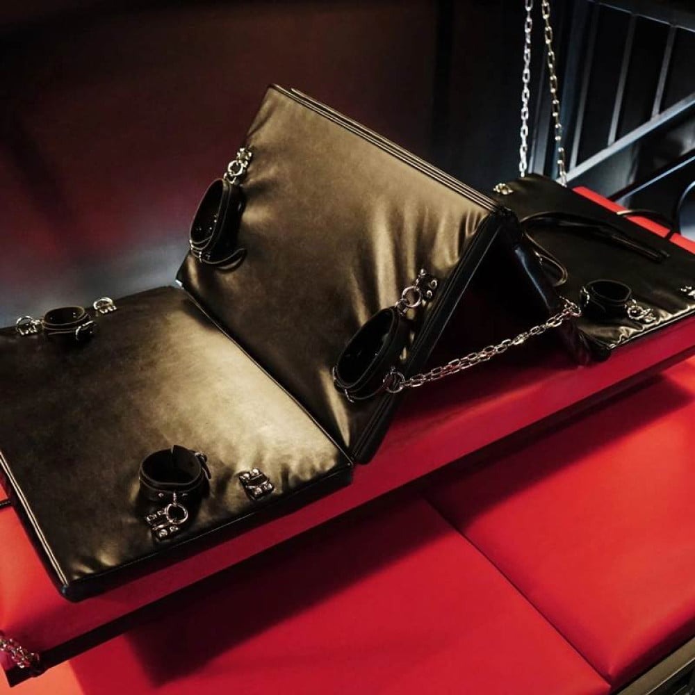Дошка для бондажу Roomfun Bondage Board (наручники+манжети на щиколотки+окови на ноги+ремені) чорна