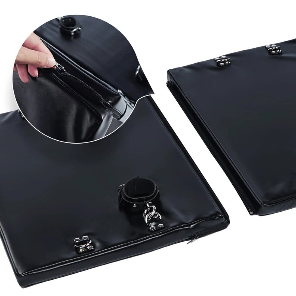 Дошка для бондажу Roomfun Bondage Board (наручники+манжети на щиколотки+окови на ноги+ремені) чорна